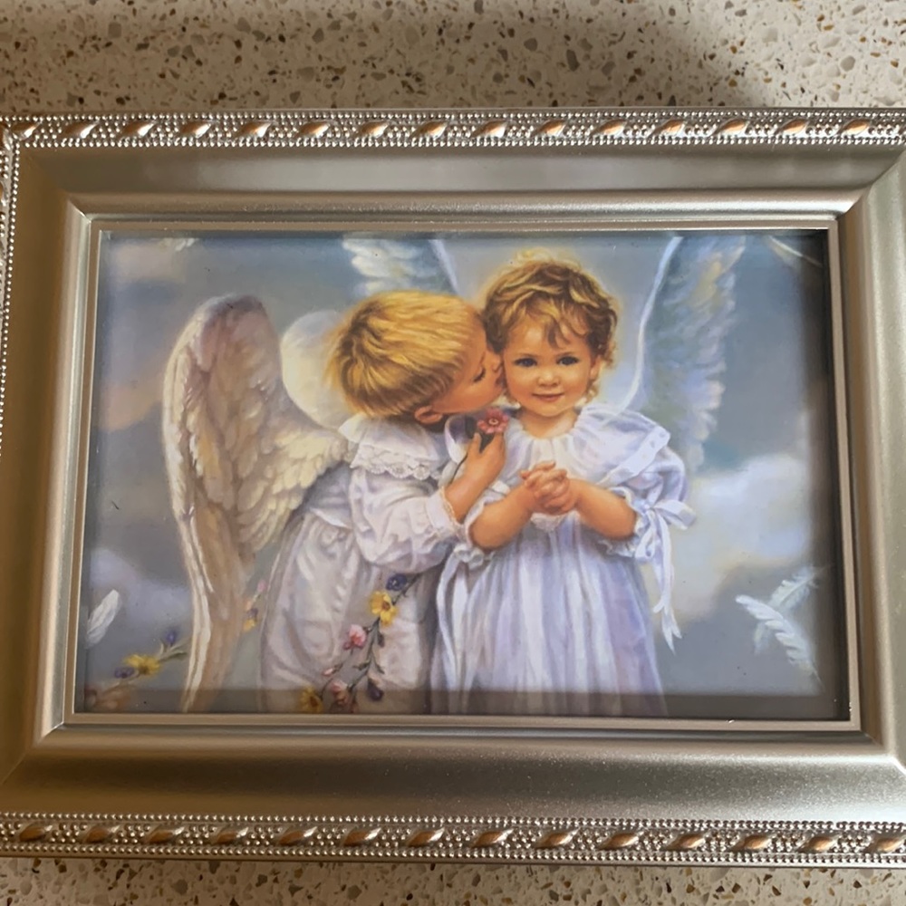 Jewelry music box , angel kisses